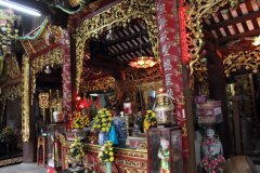 35-Inside the Don Moua temple